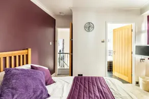 Camaraderie Guest House - Image 2