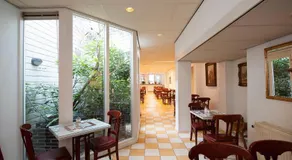Rho Hotel - Image 4