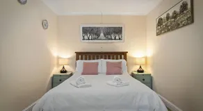 Ffynnonlwyd Cottage - rural holiday cottage with hot tub - Image 2