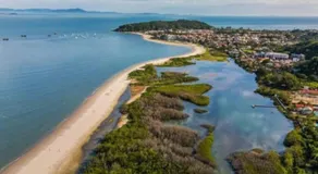 Apto de cobertura a 100m da praia da Cachoeira para 8 pessoas - Image 4