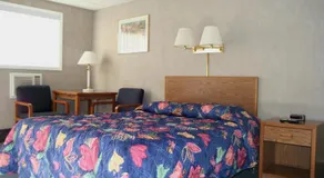 Bluffs Inn - Image 2