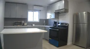 Brand new 3 bedroom apt close to all - Image 3