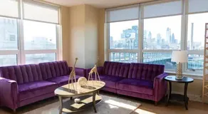 Stay Like A Boss- Penthouse-Views- Convention Center- Free Parking - Image 2