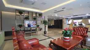 Green Tree Inn Express Danyang Wuyue Square Railway Station - Image 3
