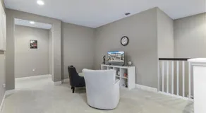 Placid Vibe Spacious 7-BR with Free Parking - Image 5