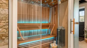 Glamorous Cottage Chimney Sauna - Image 4