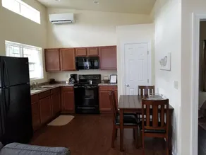 Sunset Cottage Motel - Image 3