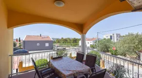 Coastal Comfort Family Apartment - Image 2