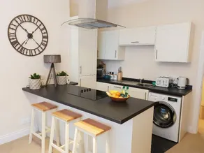 Stracey Road Apartment - Image 3