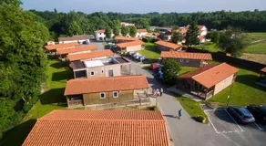 Chateau De La Plinguetiere - Image 5
