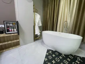 Warm Breeze & Her Homestay Hotel (Jiangbei University Town Branch) - Image 3