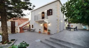 Villa Christini a luxury villa with amazing views - Image 5
