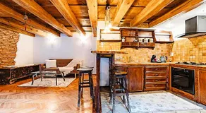 Albert Residence Authentic Old Town Suites & Parking - Image 4