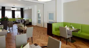 Hotel Karolinger Hof - Image 2