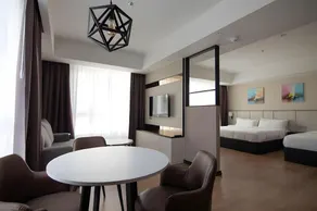 Higher Hotel - Image 2
