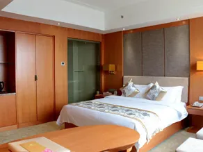 The Grand Plaza Hotel - Image 2