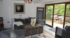 Scarlett Cabin Glan Gwna - Image 2