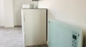 Modern 2 bedroom Apartment Near City Centre - Image 4