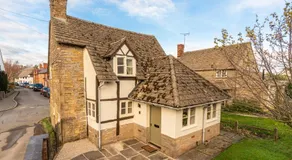 Corner Cottage - Image 4