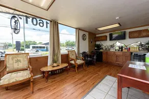 Guest Inn Rogers - Image 3