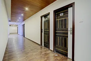 OYO 80388 Hotel Royal Inn - Image 4