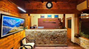 Yak and Yeti Inn - Image 5