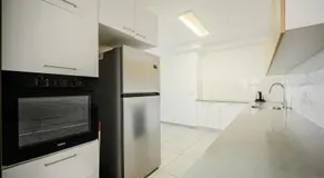 Luxury 5 Rooms Apartment with elevator - Image 3