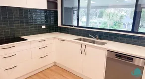 Casuarina Waters - Absolute Waterfront on Lake Mac - Image 4