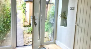Peaceful Scandi Garden room - Image 4