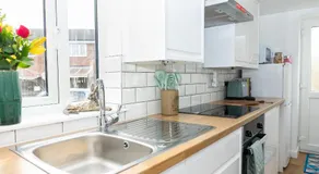 Kelston View by Cliftonvalley Apartments - Image 5