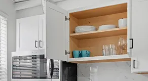 Dormont Pittsburgh 1B Stylish and Modern 1 Bedroom Apartment, Free Street Parking - Image 5