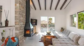 Merveilleuse villa entièrement équipée avec internet haut débit, barbecue et terrasse | Vue montagne | Adaptée au travail à distance - Image 2