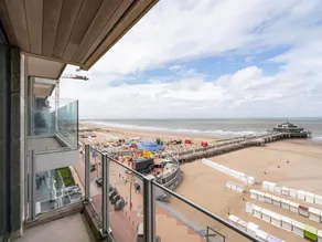 Flat in Knokke with Pier and Sea Views - Image 3