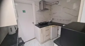 2 bed flat in Heathrow London Free parking - Image 4