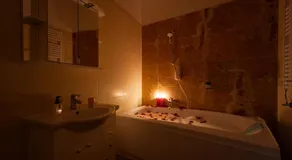 DaugavaLuxApartments Free Parking - Image 5