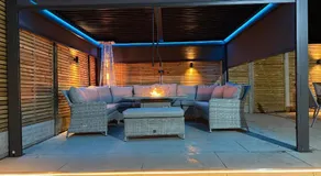 5 Bed Town House With Additional Luxury Hot Tub And Within City Centre And Sleeps Up To 11 With Sky And Netflix - Image 3