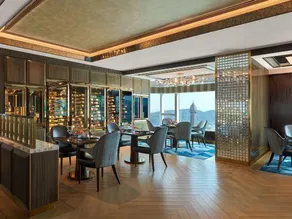 The Grand Suites at Four Seasons - Image 4