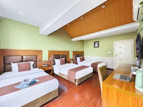 Holiday Inn Rongzhou Yibin (Hejiang Branch) - Image 4