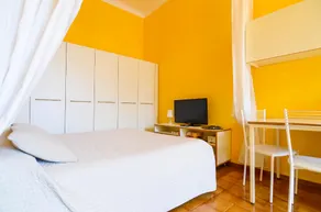 MONOLOCALE APARTMENT WITH LAKE VIEW - Image 2