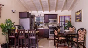 Sweet Holiday Haven - Image 4