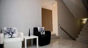 Luxe Stay - Image 3