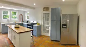 Private Suite Mins from MIA Free Parking - Image 4