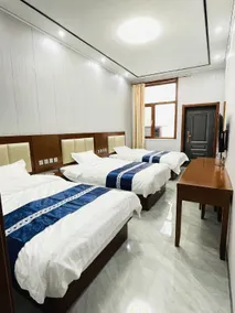 Zhenhua Hotel - Image 2
