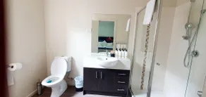 Cozy Home in Central location with free Wi-Fi - Image 2