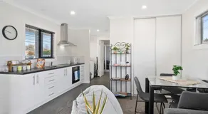 Zoo Villas: Villa Giraffe - Central Wynyard - Image 3