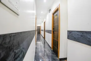 Hotel Riza Nesco Bombay Exhibition Centre Goregoan - Image 5