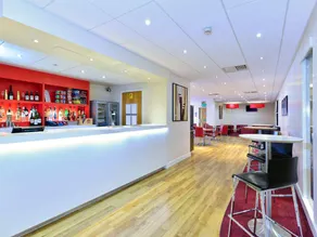 Travelodge Aberdeen Central - Image 4