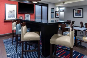 Hampton Inn Columbia - Image 5
