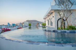 V Boutique Hotel - Complimentary refreshments - Image 2