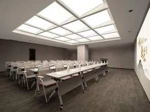 Atour Hotel Taizhou City Hall - Image 4